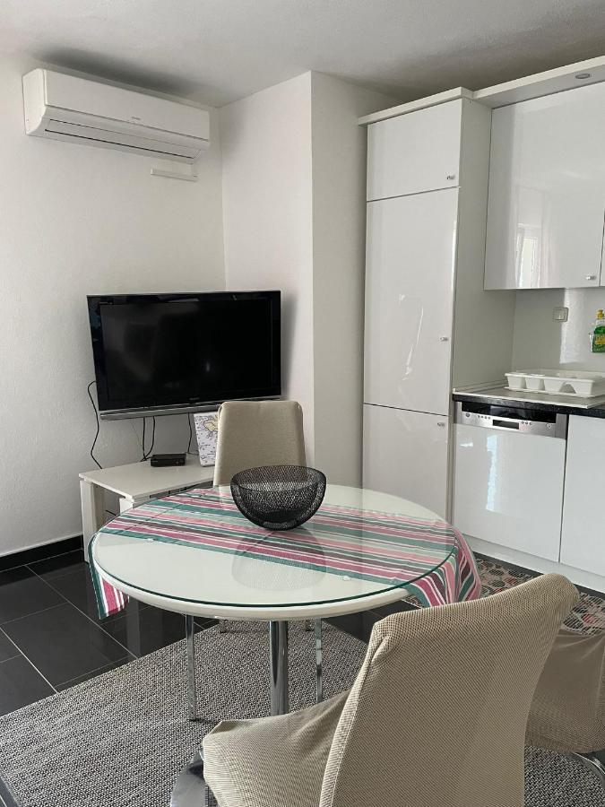 Apartment House Paradiso *